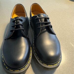 Black Leather Lace-Up Shoes